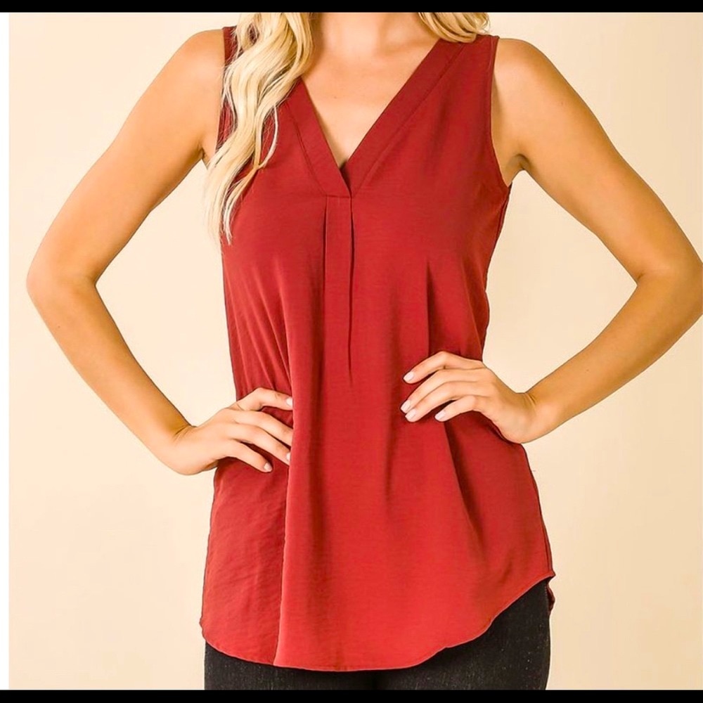Only 2 Left: V-Neck Sleeveless Top